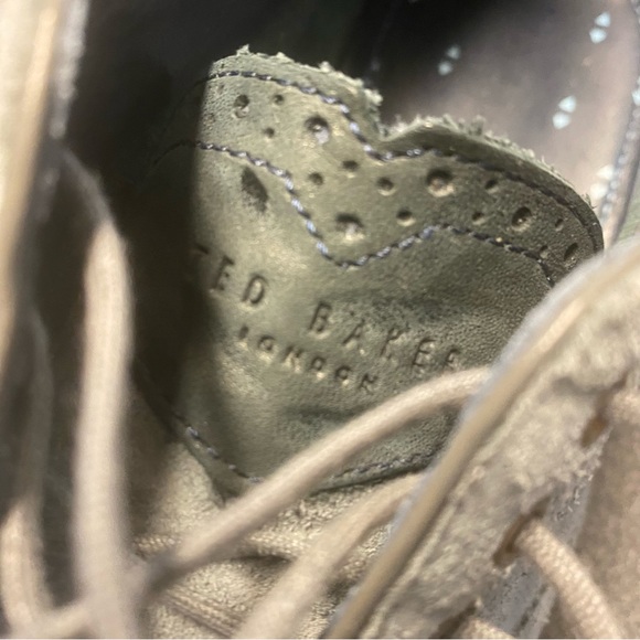 Ted Baker, worn a half dozen times.  Excellent condition as the images show. - Picture 8 of 8